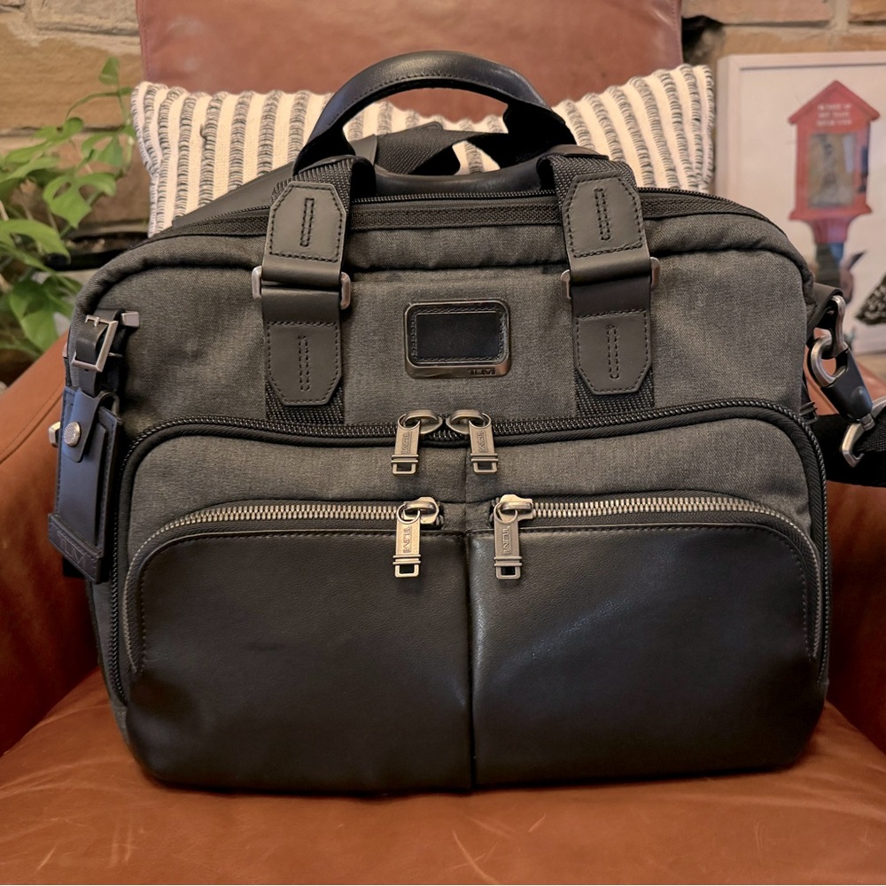 TUMI
Alpha Bravo Albany Slim Commuter Brief- Graphite
